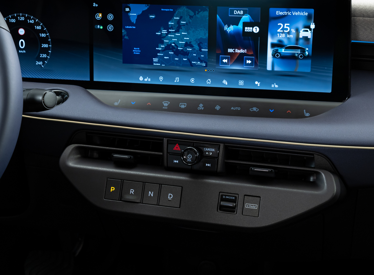 Nuova Nissan LEAF Foto Unveil (3)